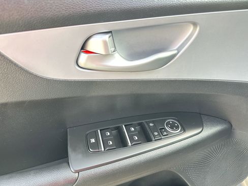 Used 2024 Kia Forte LXS image 13