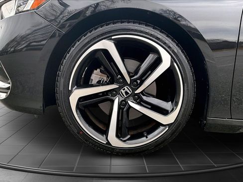 Used 2018 Honda Accord Sport image 33