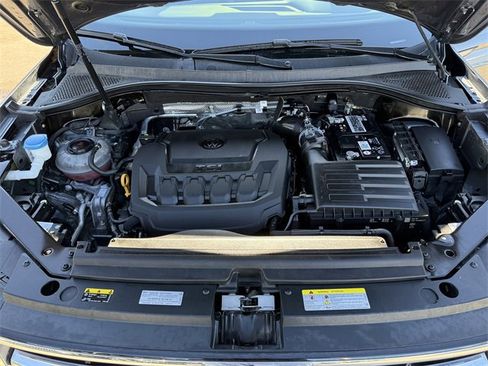 Certified 2023 Volkswagen Tiguan SE w/ Panoramic Sunroof Package image 27