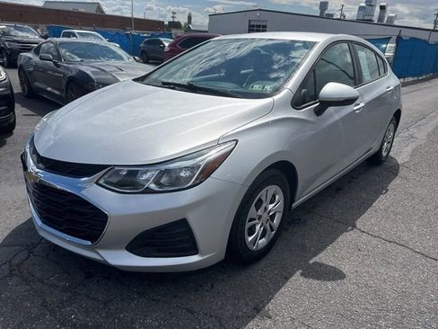 Used 2019 Chevrolet Cruze LS image 1