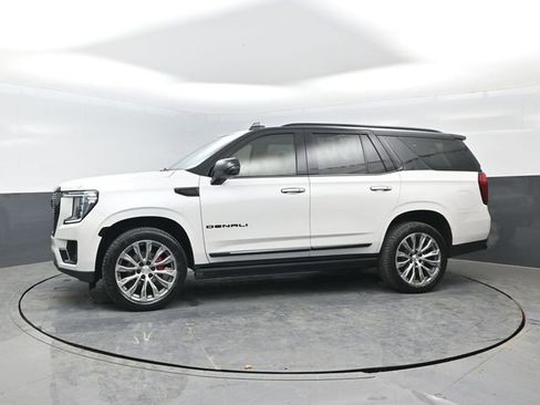 Used 2021 GMC Yukon Denali w/ Denali Premium Package image 4