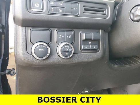 Used 2022 GMC Yukon SLT w/ SLT Luxury Package image 18