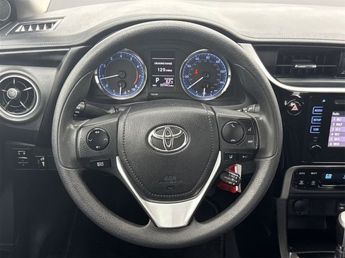 Used 2017 Toyota Corolla LE image 20