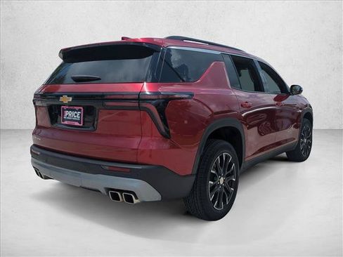 Used 2026 Chevrolet Traverse LT w/ Sun and Wheel Package FWD image 5