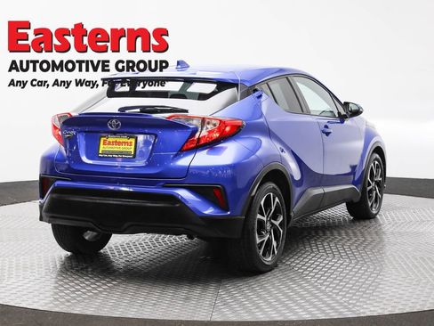 Used 2021 Toyota C-HR XLE image 5