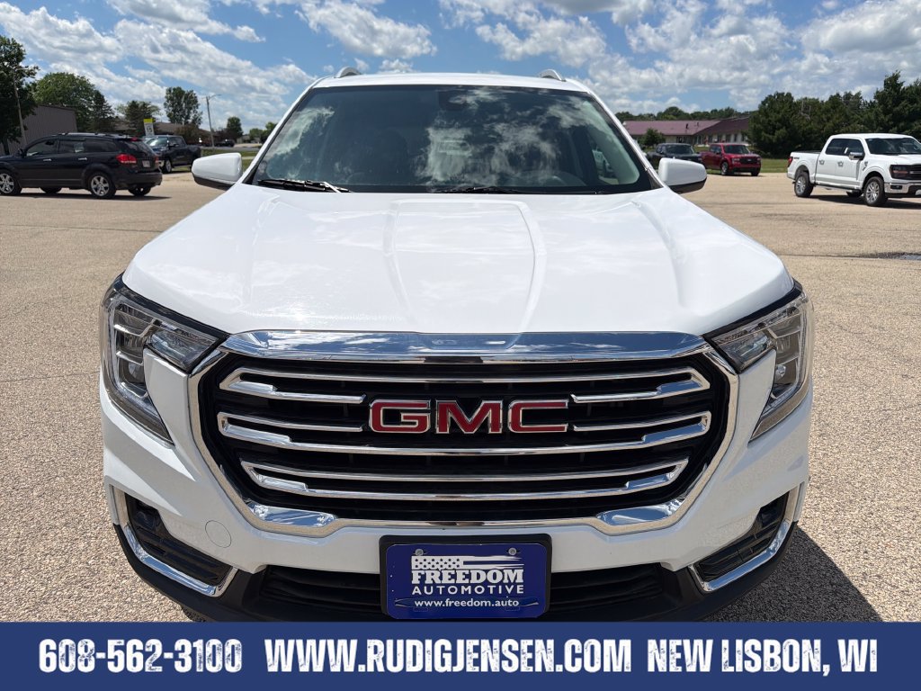Used 2024 GMC Terrain SLT AWD/4WD image 8