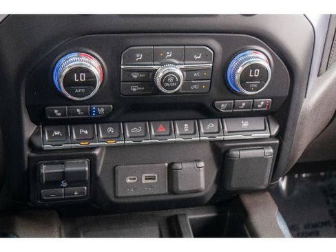 Used 2020 GMC Sierra 1500 SLT w/ SLT Premium Plus Package AWD/4WD image 28