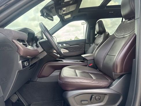 Used 2025 Ford Explorer Platinum w/ LUX Leather Package AWD/4WD image 2