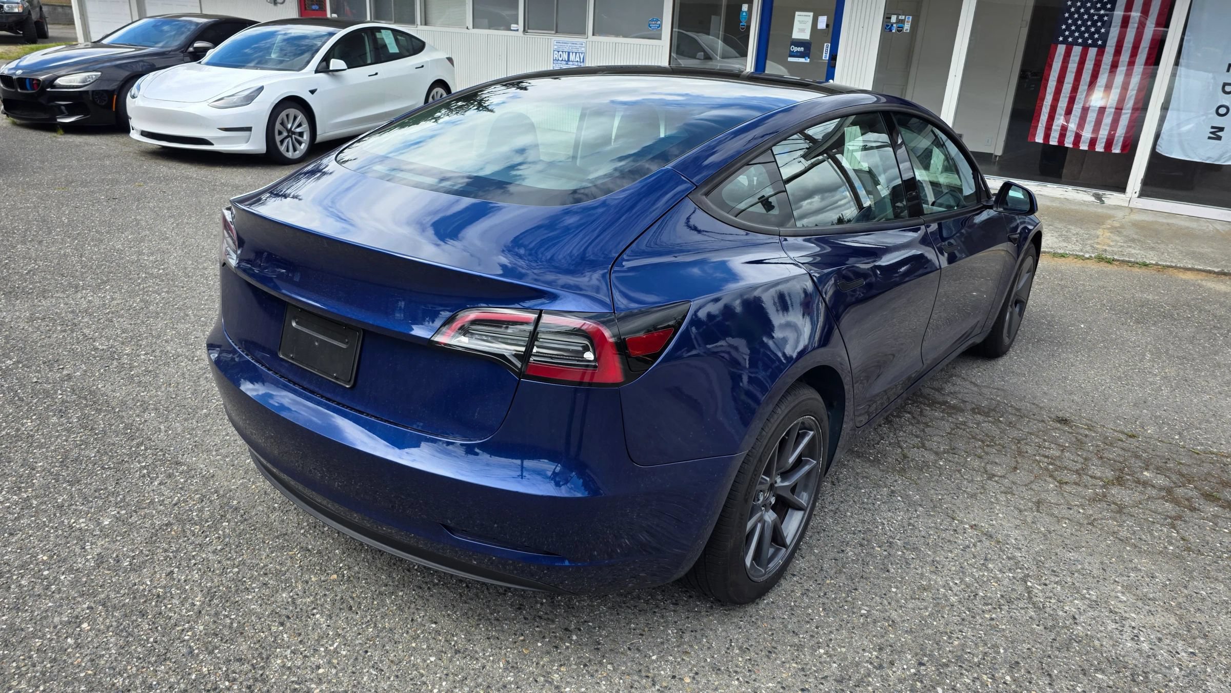 Used 2023 Tesla Model 3 Standard Range RWD image 5