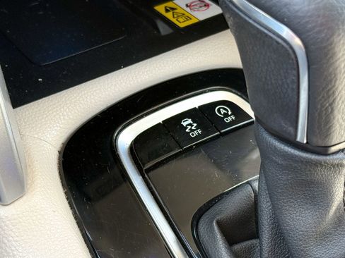 Used 2023 Toyota Corolla Cross XLE w/ Convenience Package AWD/4WD image 26