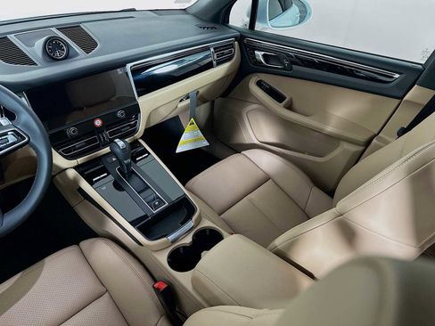 New 2026 Porsche Macan S image 24