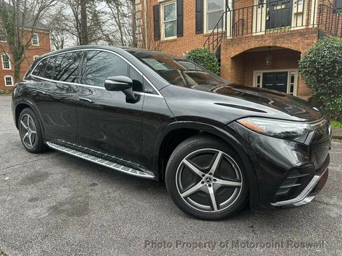 Used 2023 Mercedes-Benz EQS 580 4MATIC SUV image 2