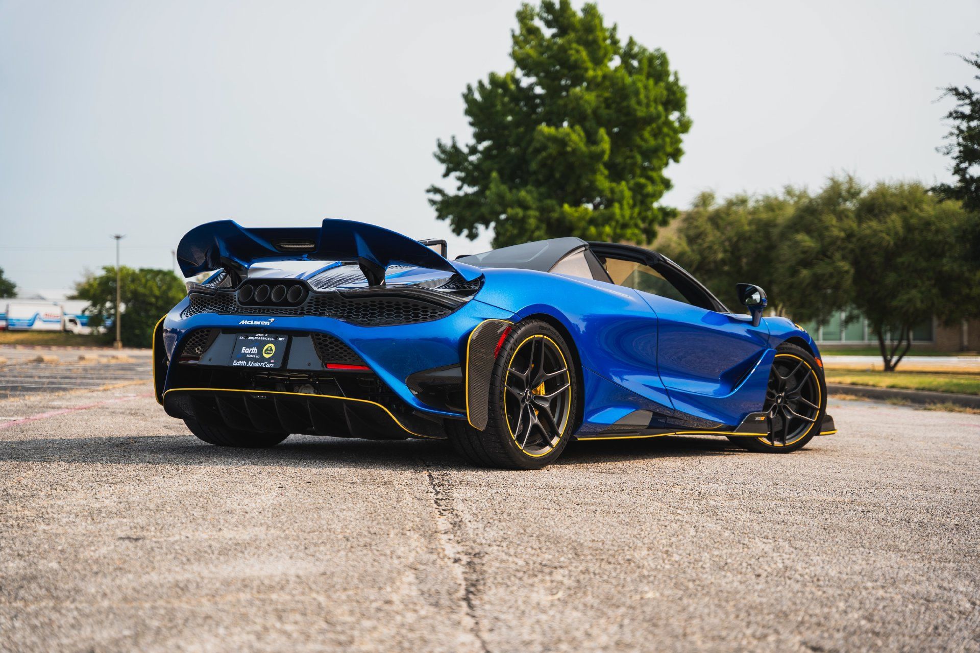 Used 2022 McLaren 765LT RWD image 17