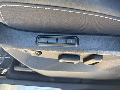 New 2026 Volkswagen Atlas Cross Sport SEL Premium R-Line image 17