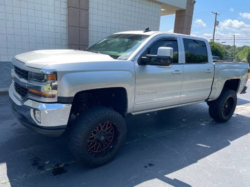 Used 2018 Chevrolet Silverado 1500 LT w/ All Star Edition RWD image 4