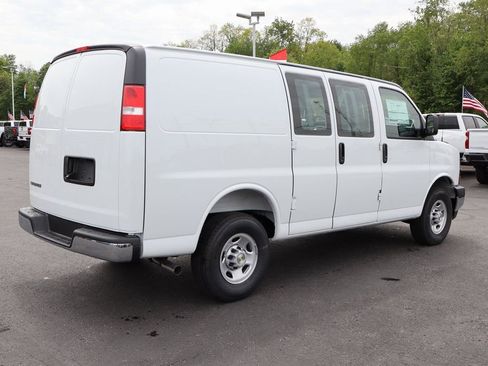 New 2025 Chevrolet Express 3500 w/ Chrome Appearance Package RWD image 25