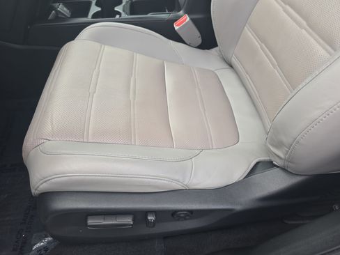 Used 2019 Honda CR-V Touring image 29