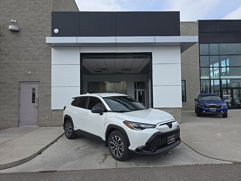 Used 2023 Toyota Corolla Cross AWD Hybrid image 1