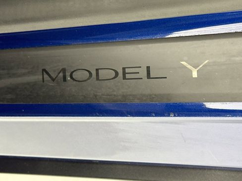 Used 2021 Tesla Model Y Long Range AWD/4WD image 8