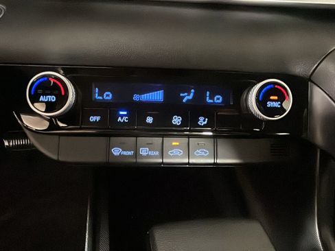 Used 2022 Hyundai Elantra SEL FWD image 26