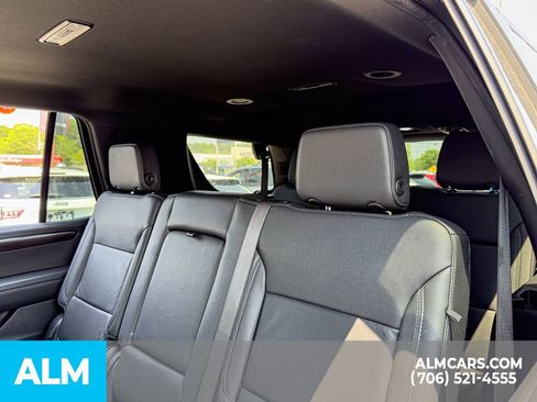Used 2025 Chevrolet Tahoe LT AWD/4WD image 17