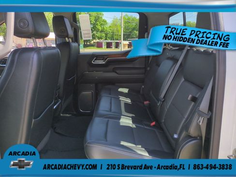 Used 2024 GMC Sierra 1500 Denali w/ Technology Package AWD/4WD image 14