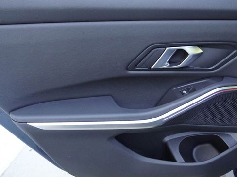 Certified 2025 BMW 330i Sedan RWD image 31