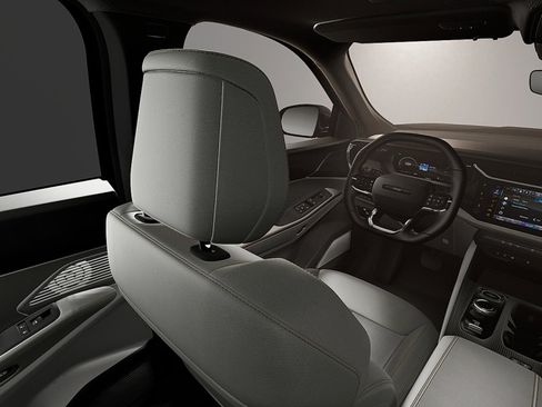 New 2026 Jeep Cherokee Limited image 8