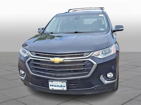 Used 2020 Chevrolet Traverse LT w/ Driver Confidence II Package image 3