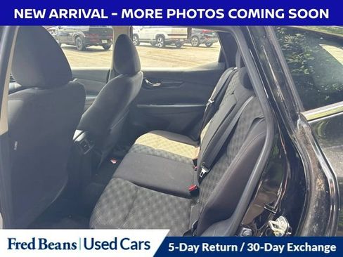 Used 2018 Nissan Rogue Sport SV w/ SV All-Weather Package AWD/4WD image 9