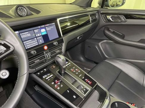 Certified 2025 Porsche Macan Turbo image 35