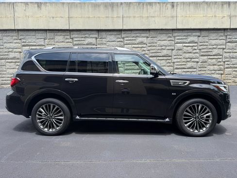 Used 2018 INFINITI QX80 4WD w/ Deluxe Technology Package image 6