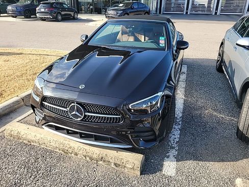 Used 2021 Mercedes-Benz E 450 Cabriolet image 2