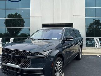 Used 2025 Lincoln Navigator L Reserve AWD/4WD video 1