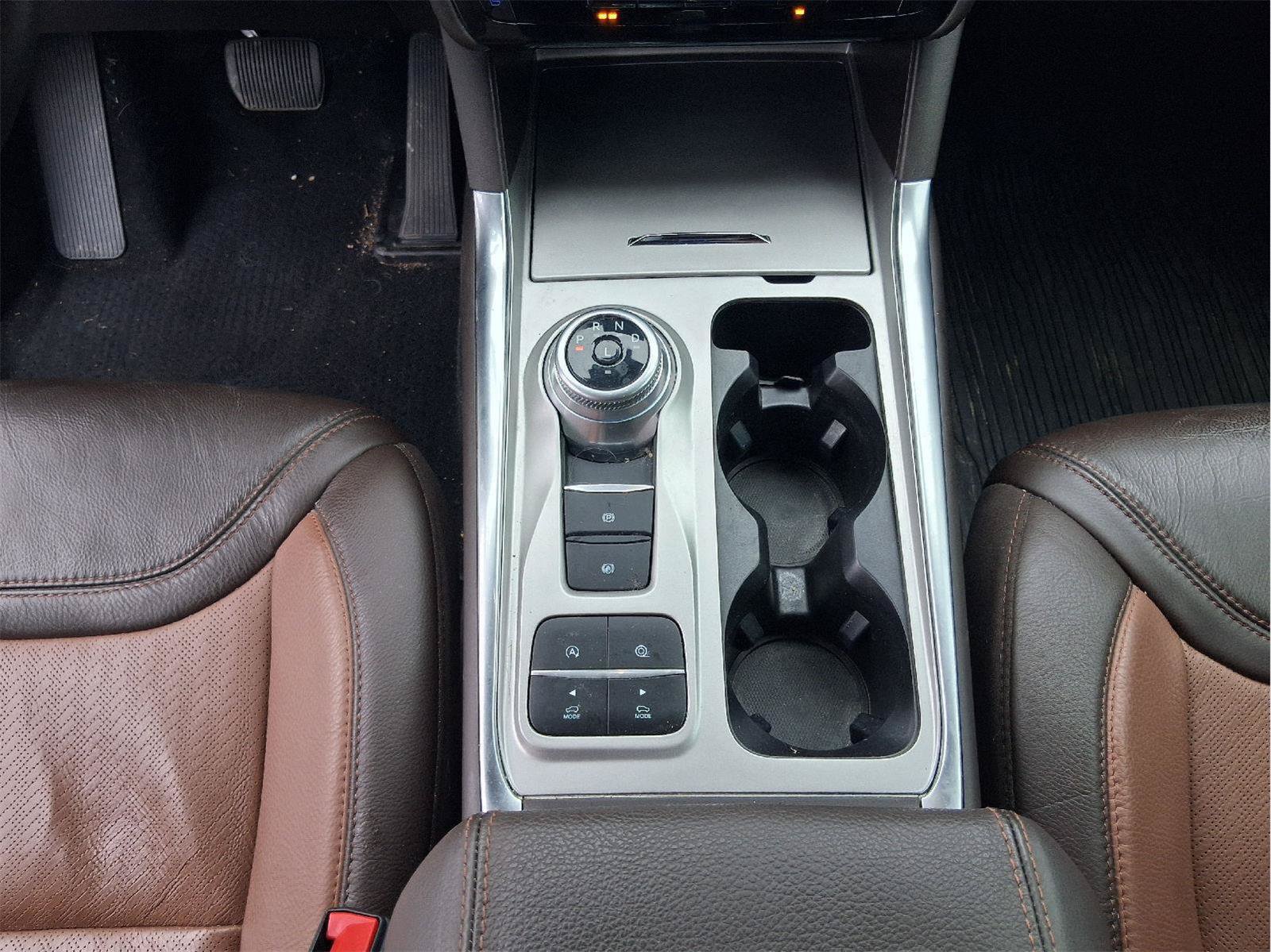 Used 2024 Ford Explorer King Ranch w/ Technology Package RWD image 15