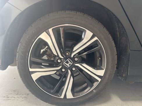 Used 2017 Honda Civic Touring image 6