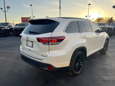 Used 2019 Toyota Highlander image 5