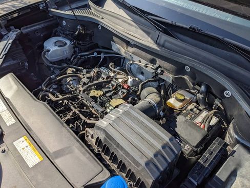 Used 2024 Volkswagen Atlas SE image 65