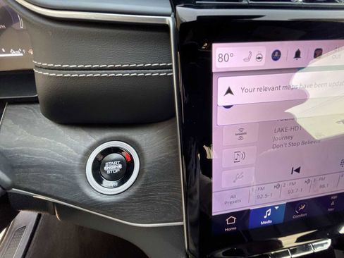 Used 2025 Jeep Grand Cherokee L Limited w/ Black Appearance Package image 16