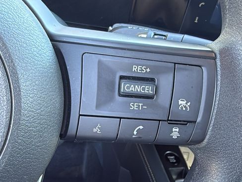Certified 2025 Nissan Kicks SV AWD/4WD image 11
