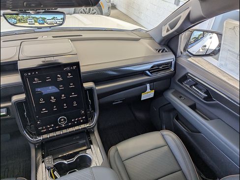 New 2026 GMC Yukon XL AT4 w/ AT4 Premium Plus Package AWD/4WD image 20
