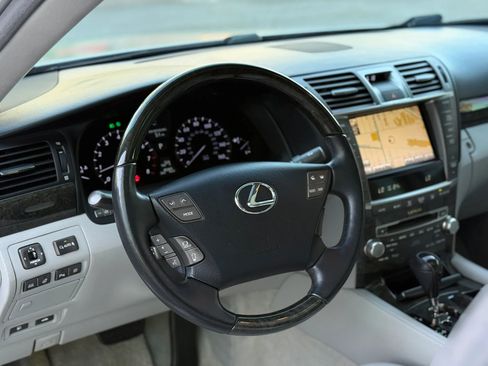 Used 2010 Lexus LS 460 RWD image 27