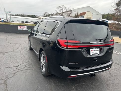 New 2026 Chrysler Pacifica Pinnacle w/ Trailer Tow Group FWD image 4