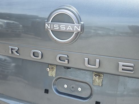 Used 2024 Nissan Rogue SV FWD image 10