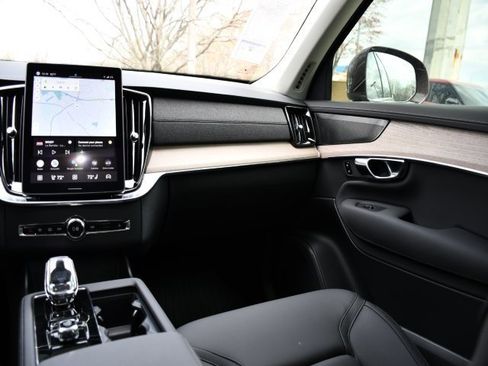 New 2025 Volvo XC90 T8 Plus w/ Protection Package Premier image 20