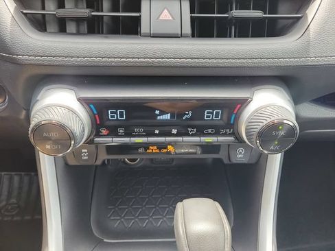 Used 2024 Toyota RAV4 XLE FWD image 31