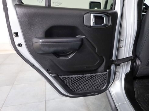 Used 2023 Jeep Wrangler Unlimited AWD/4WD image 15