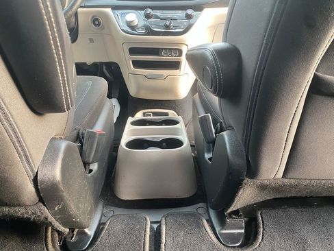 Used 2021 Chrysler Voyager LX image 28