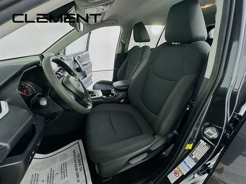 Used 2019 Toyota RAV4 LE AWD/4WD image 28