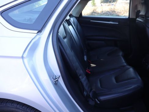 Used 2019 Ford Fusion Titanium FWD image 21